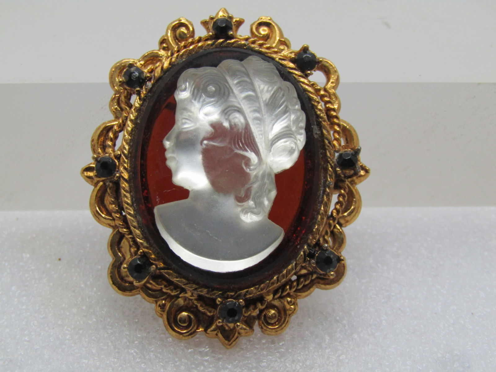 Vintage Root Beer & Frosted Cameo Brooch, 1960's (1 of 5)
