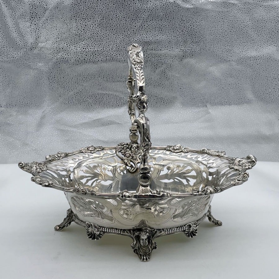 Early 20th Century Modern George V Sterling Silver Cake Basket London 1924 Charles & Richard Comyns: Title:Early 20th Century Modern George V Sterling Silver Cake Basket London 1924 Charles & Richard Comyns Description:Description A stunning early 20th century cast cake basket designed with intricate