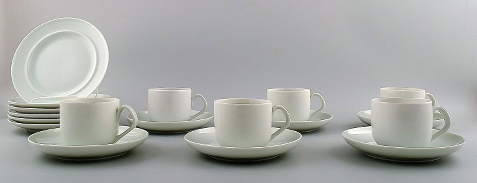 Bing & Grondahl, B&G, White Koppel, 6 p. Coffee service. Designed by Henning Koppel.: Bing & Grondahl, B&G, White Koppel, 6 p. Coffee service. Designed by Henning Koppel. Decoration Number: 28a. and 305. The cup's diameter is 7 cm. 1st. factory quality. Perfect condition. Reserve: $210