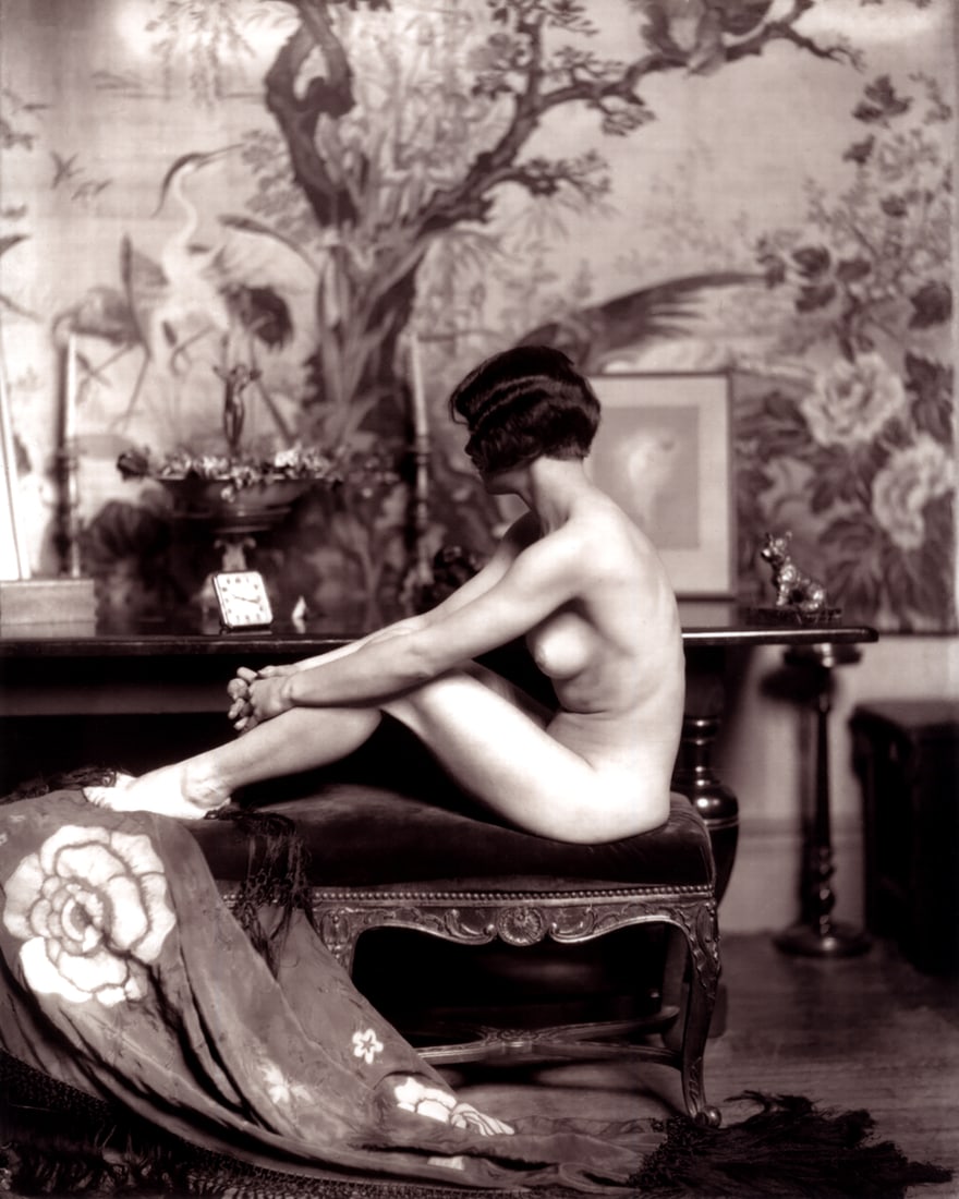 LG FORMAT 13X19", FEMALE FIGURE ZIEGFELD_BY ALFRED CHENEY JOHNSTON: Title: LG FORMAT 13X19", FEMALE FIGURE ZIEGFELD_BY ALFRED CHENEY JOHNSTON Artist/Source: ALFRED CHENEY JOHNSTON Original Date: CIRCA 1917 Dimensions: 13X19" Description: || UNITED STATES SHIPPING ONLY