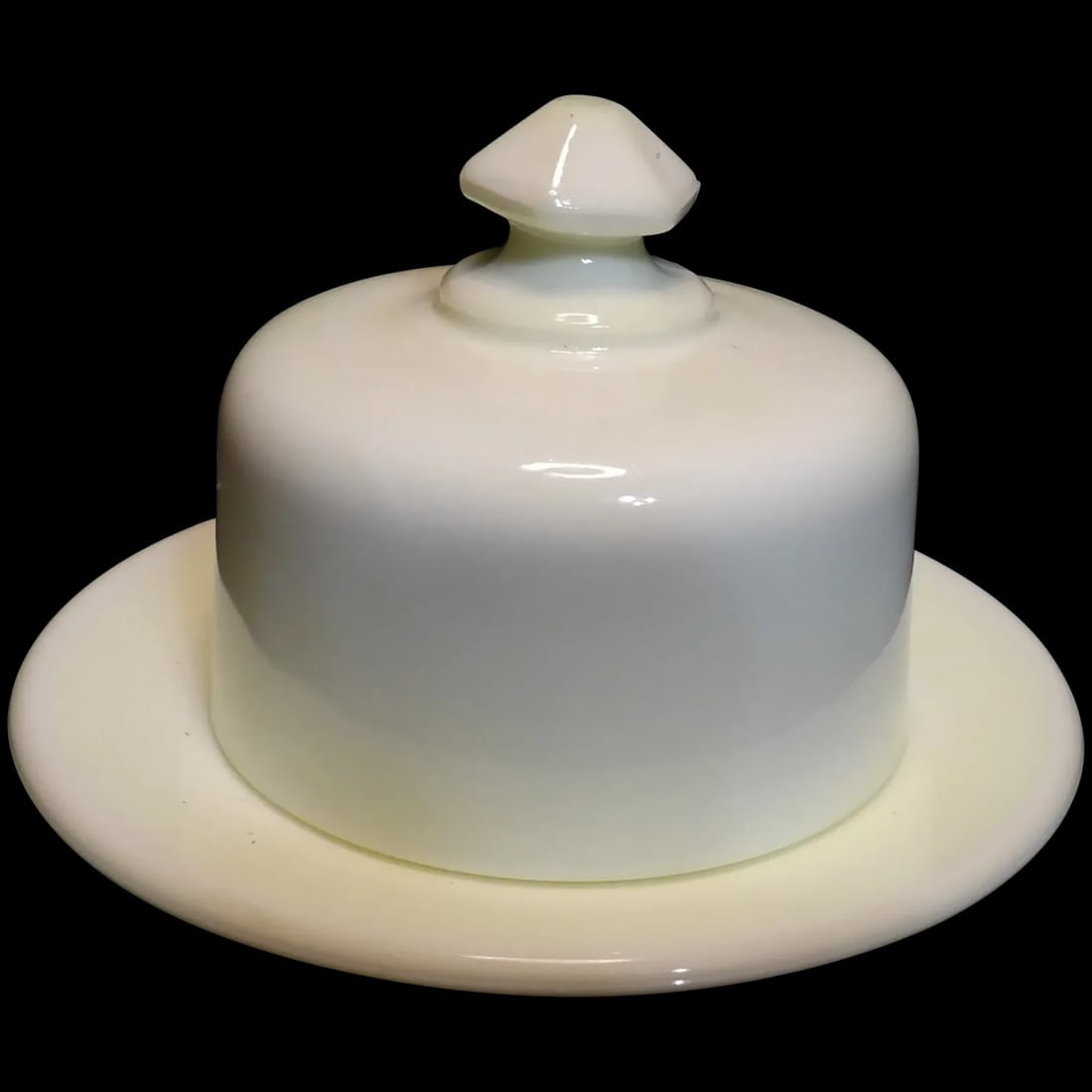 Vintage Custard Uranium Glass Small Cheese or Butter Dish (1 of 8)