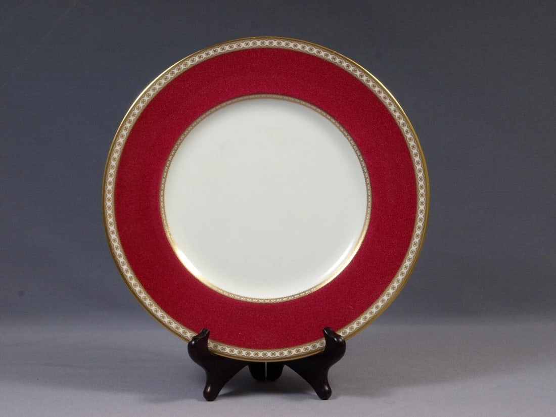 Wedgwood ULANDER POWDER RUBY RED Band Dinner Plate England Vintage W1813: This is a beautiful Bone China Dinner Plate, made by WEDGWOOD in ULANDER POWDER RUBY pattern. There are few patterns that live up to the richness of Regal Wedgwood Whitehall in the ruby variation. Fir
