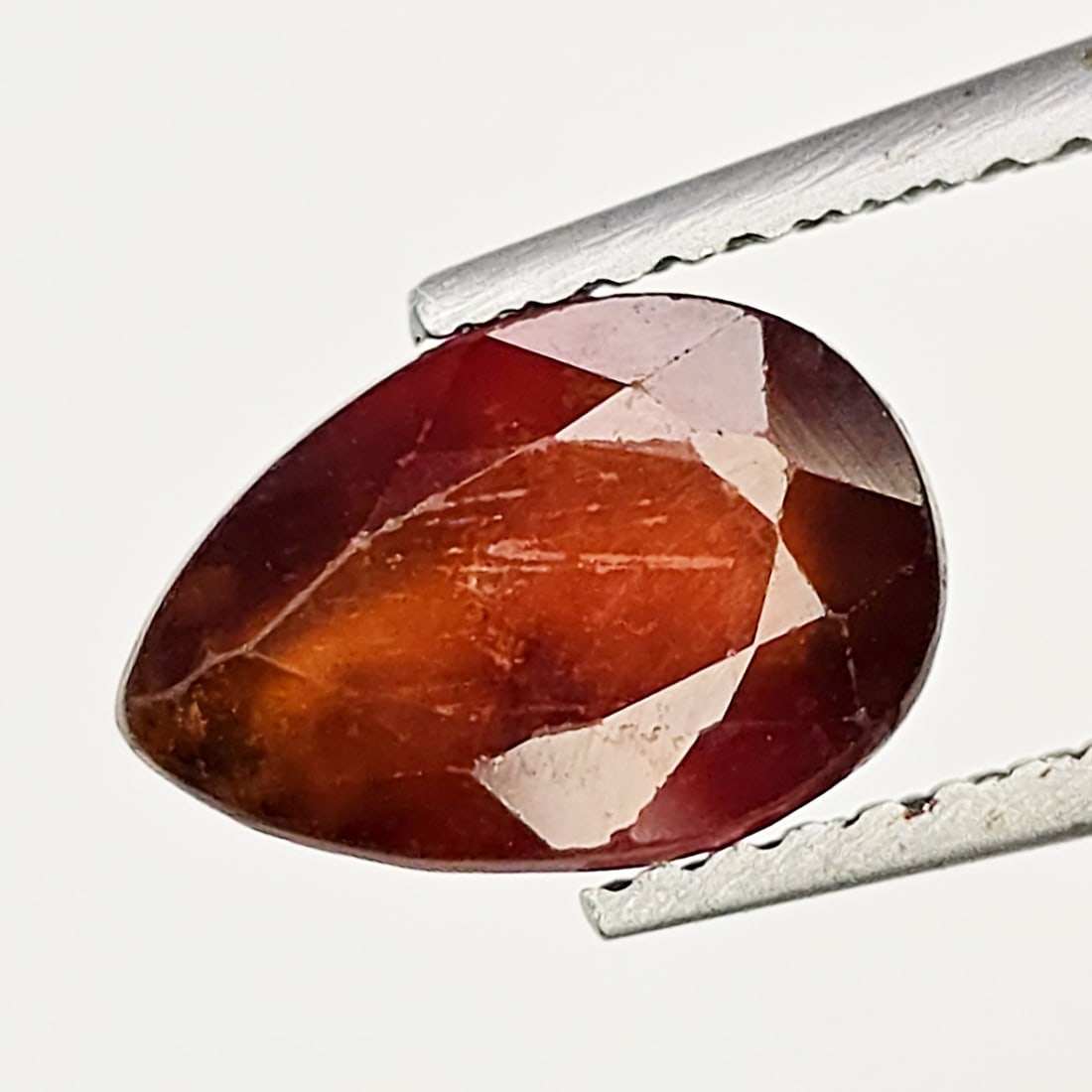 2.10 Ct Natural Hessonite Garnet: Title: 2.10 Ct Natural Hessonite Garnet Description:Gemstones: Natural Hessonite Garnet / Carat Weights: 2.10 ct / Size or Dimensions: 9.40 X 6 X 4.30 mm / Treatment: None Materials &Techniques: Garne
