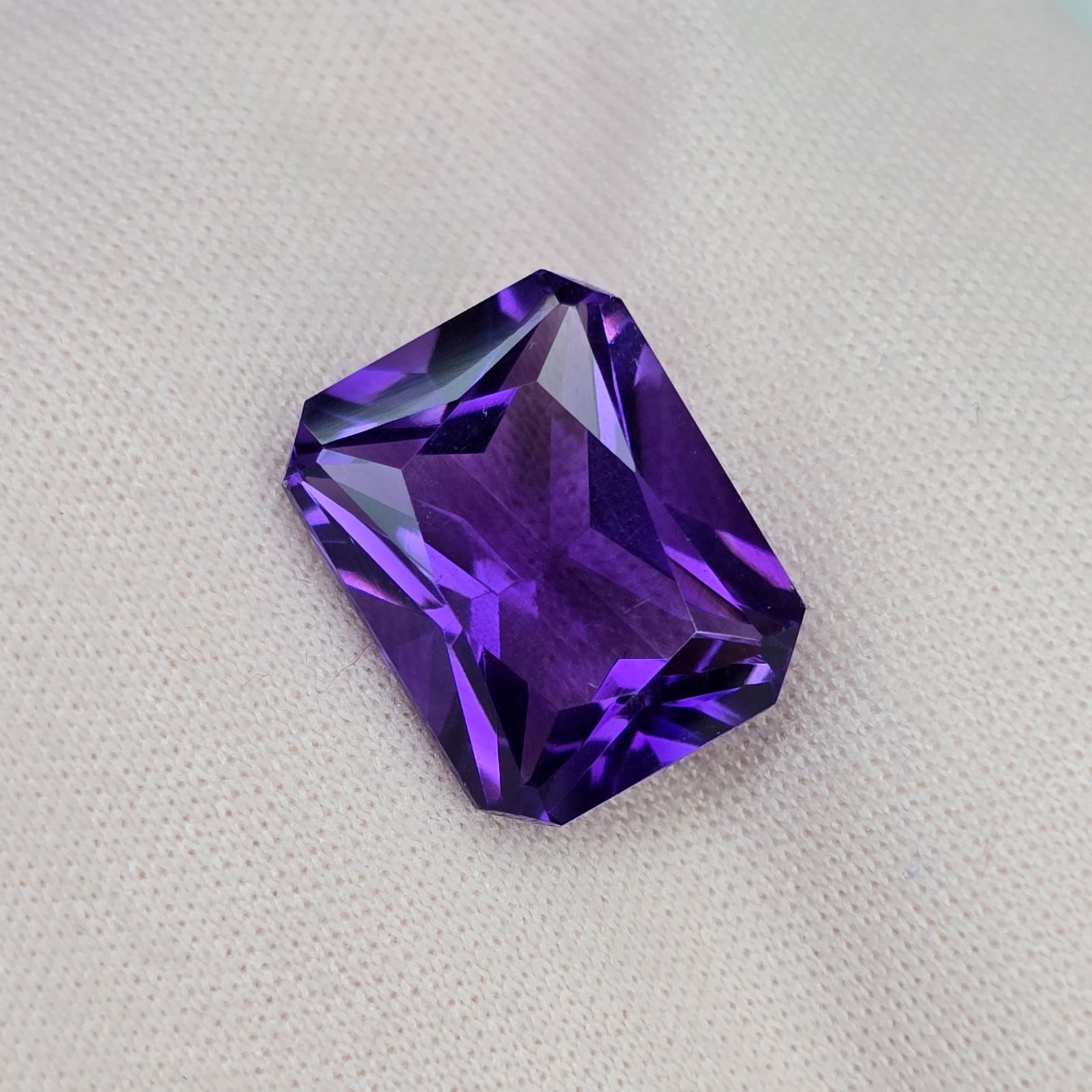 7.34 ct "Top Quality" Natural Deep Purple African Amethyst (1 of 3)