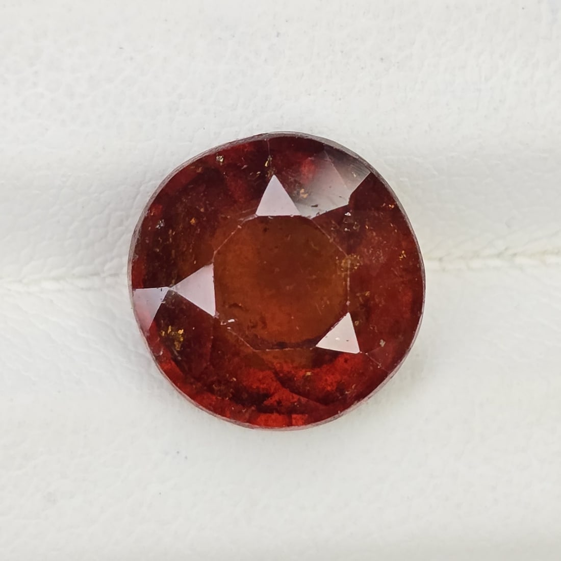 4.71 Ct Natural Hessonite Garnet: Title: 4.71 Ct Natural Hessonite Garnet Description:Gemstones: Natural Hessonite Garnet / Carat Weights: 4.71 ct / Size or Dimensions: 10 X 9.80 X 5.70 mm / Treatment: None Materials &Techniques: Garn