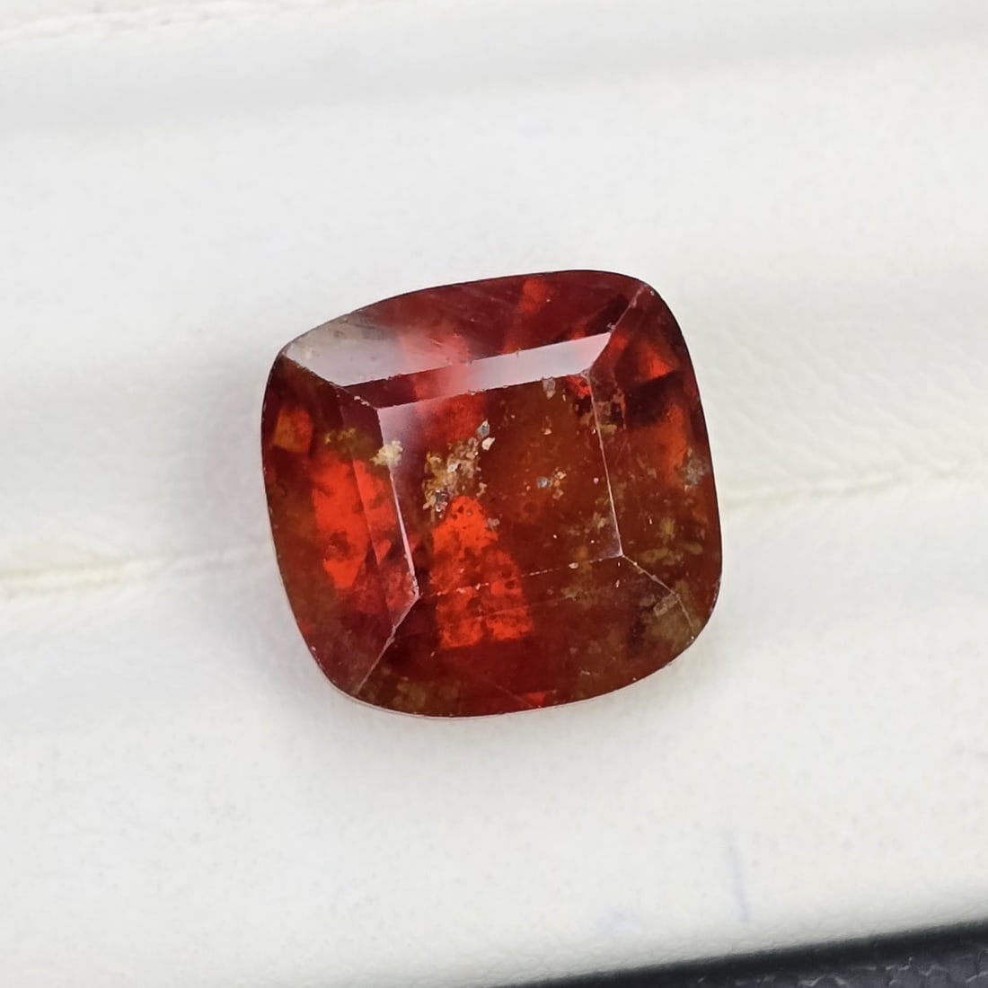 5.87 Ct Natural Hessonite Garnet: Title: 5.87 Ct Natural Hessonite Garnet Description:Gemstones: Natural Hessonite Garnet / Carat Weights: 5.87 ct / Size or Dimensions: 10 X 9.90 X 7 mm / Treatment: None Materials &Techniques: Garnet 