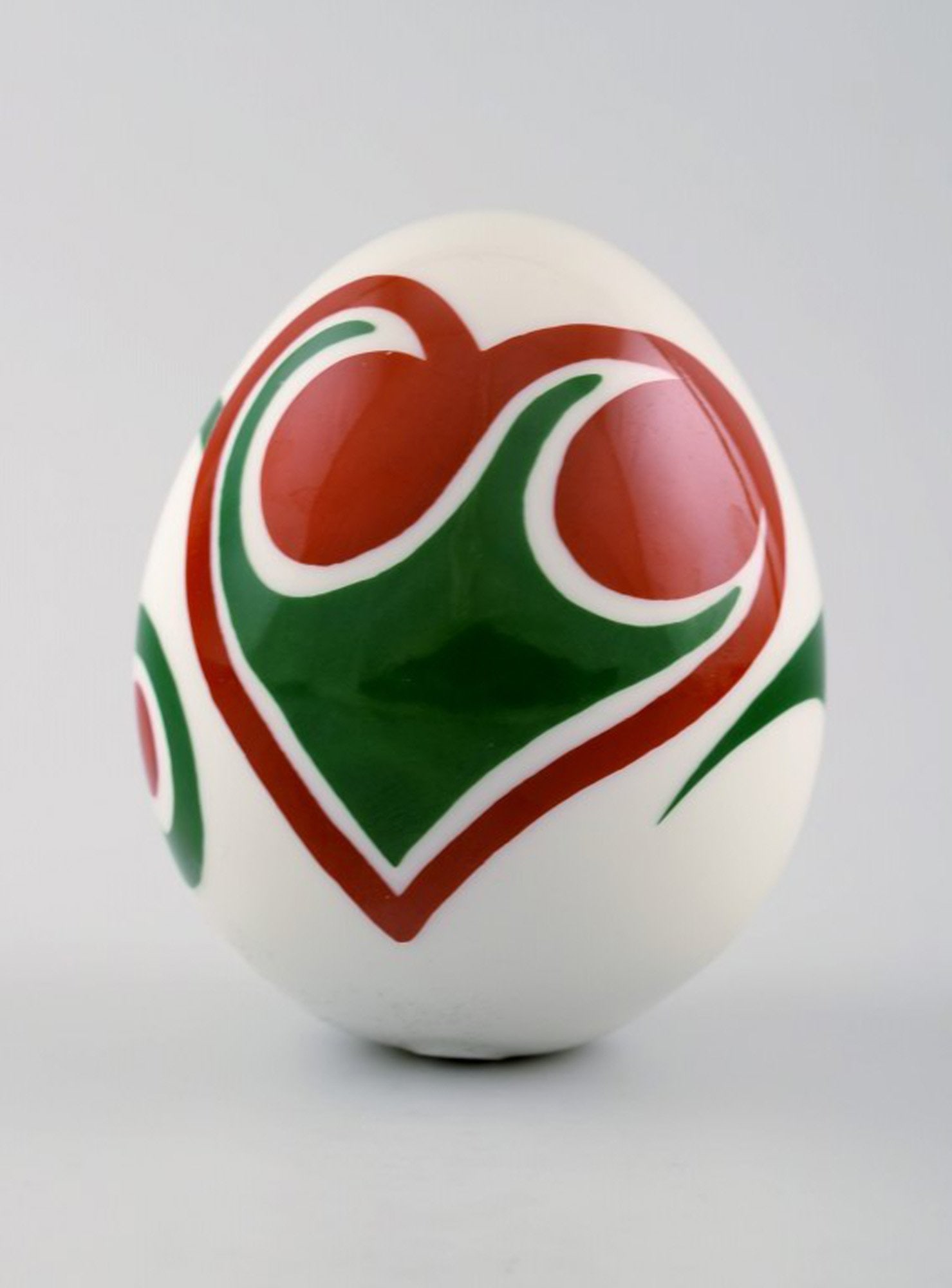 Year Egg from 1976, Royal Copenhagen Artist: Henry Heerup.: Year Egg from 1976, Royal Copenhagen Artist: Henry Heerup. In production from 1975 until 1980. Height 10 cm. Diameter 7,5 cm. 1. factory quality. Perfect condition. Marked. Reserve: $95.00 Shipping: D