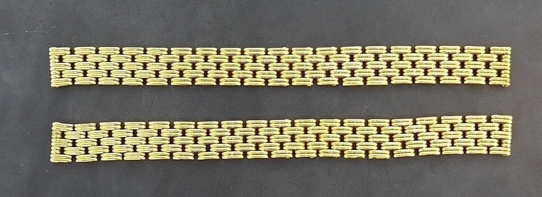 18k Yellow Gold Van Cleef Bracelet Pieces: NS A000 Two 18k yellow gold strap pieces made by Van Cleef and Arpel. Please notice that it is not a bracelet! The pieces can be reworked in a watch strap or a bracelet. Stamped with Van Cleef and Arp