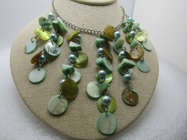 Vintage Seafoam Green MOP Drop Neckace, 19", 1980's-1990's