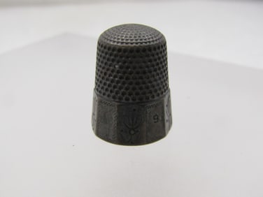 Vintage Sterling Thimble,m SZ 9, Engraved