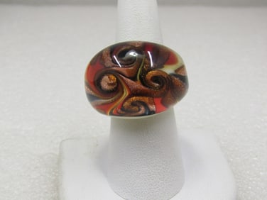Swirled Glass Ring, Sz. 7, Domed, Murano Style