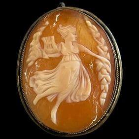 Vintage Signed Shell Cameo Pendant/ Brooch