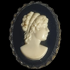 Vintage Black Costume Cameo Brooch/Pin
