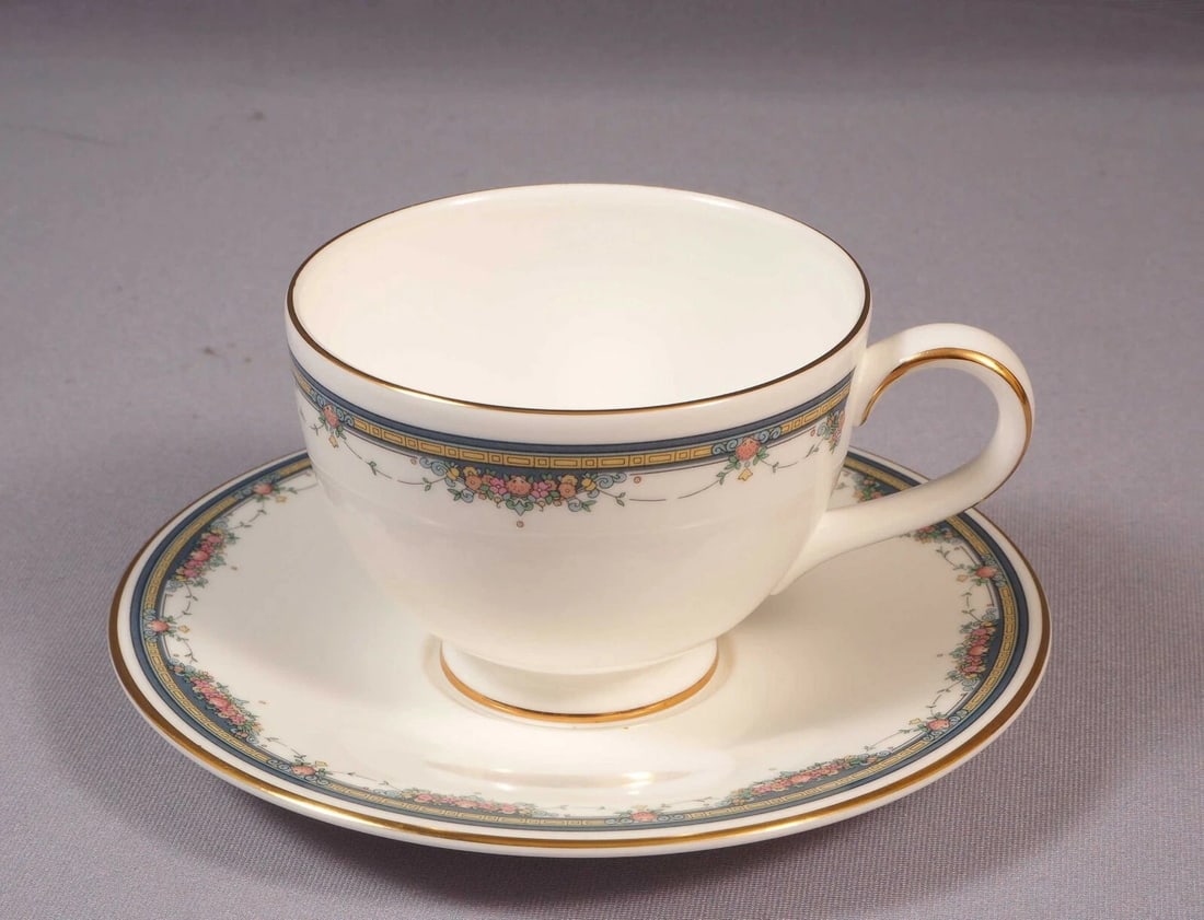 Royal Doulton Salisbury Coffee Tea Cup Saucer Set EXCELLENT England H5137: This is rare and gorgeous Set Coffee/Tea cup and saucer. It is from the Salisbury pattern by Royal Doulton - Made in England. The set is properly marked with Royal Doulton mark and name of the pattern