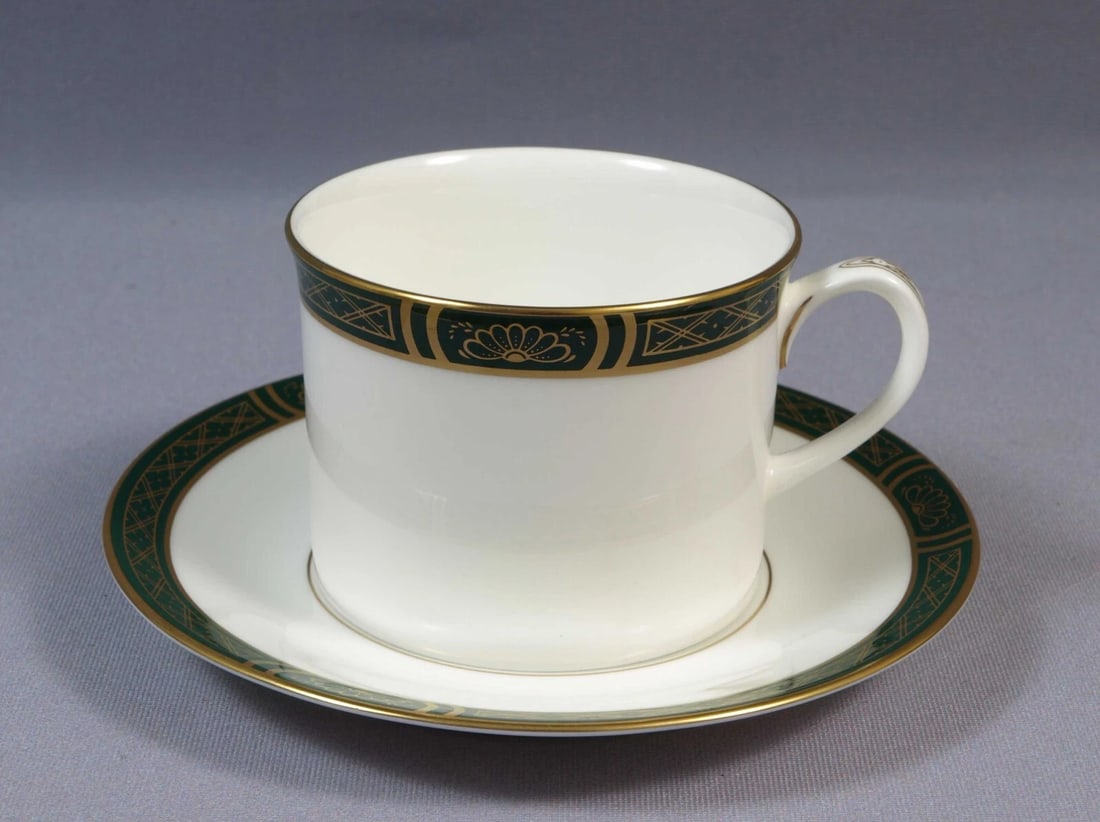 Royal Worcester MOUNTBATTEN Green Coffee Tea Cup Saucer Set England: This is an exceptional set of coffee/tea cup and saucer made by Royal Worcester in luxurious Mountbatten Green pattern. The set features a dark green band with gold elements on a white ground. Absolut
