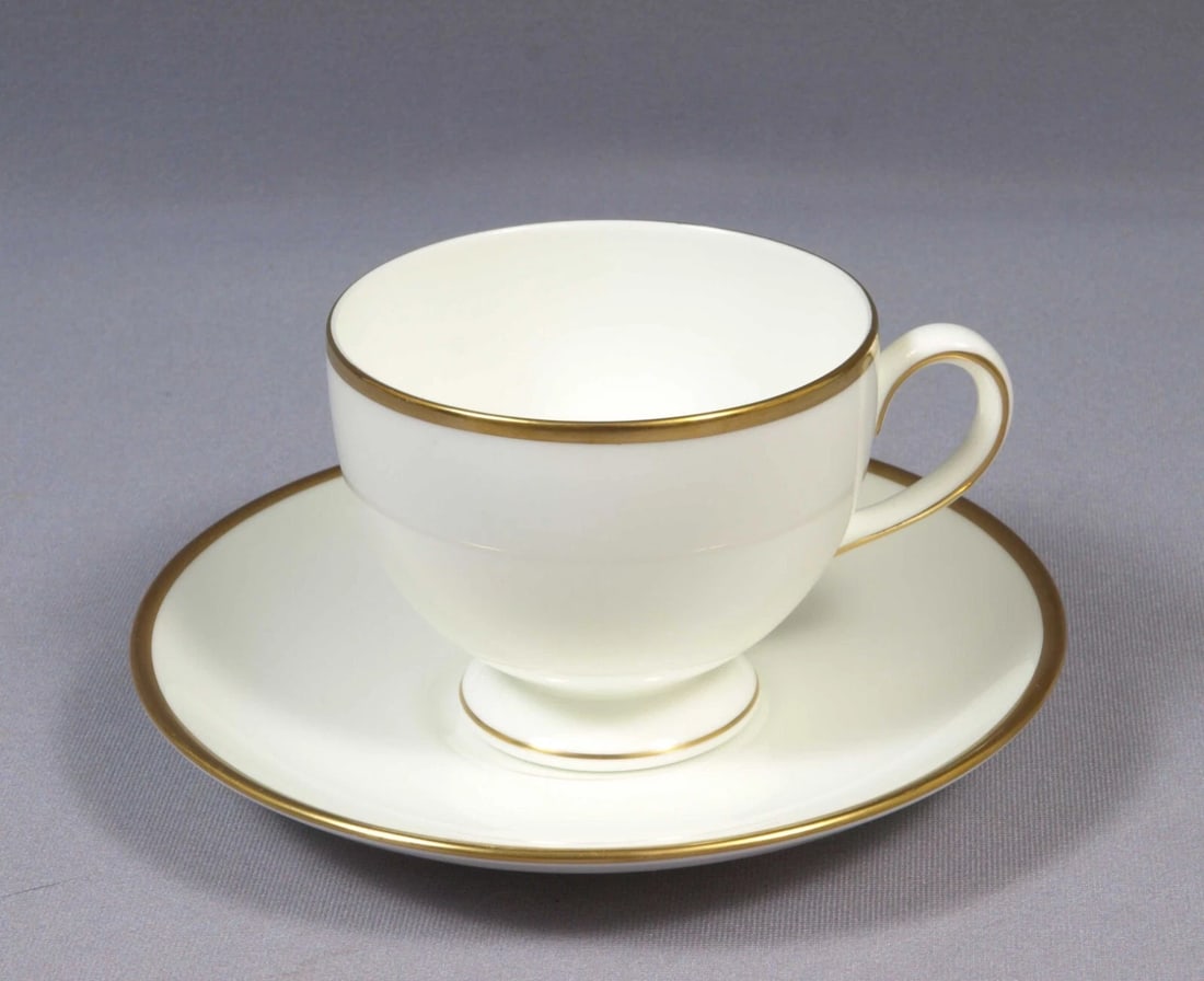 Wedgwood CALIFORNIA Coffee Tea Cup Teacup Saucer England: This is very rare and beautiful Set of Coffee/Teacup and a Saucer. It is made by WEDGWOOD in California pattern. The pieces are hallmarked on the bottom with Wedgwood backstamp. The Set includes: 1 (o