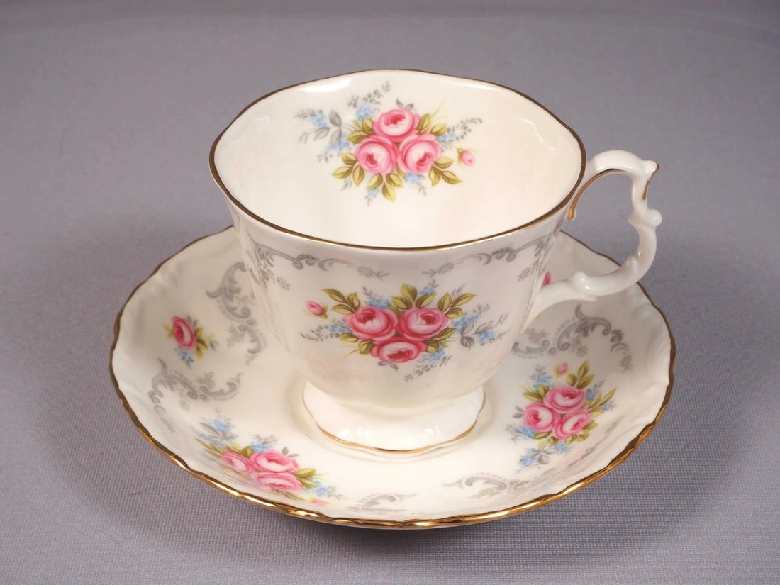 Royal Albert Tranquillity Coffee Tea Cup Saucer Set Pink Roses England Gold: This very rare and absolutely stunning ONE et of Coffee/Tea cup with saucer. It is from the Tranquillity collection by Royal Albert - Made in England. The set is properly marked with Royal Albert back