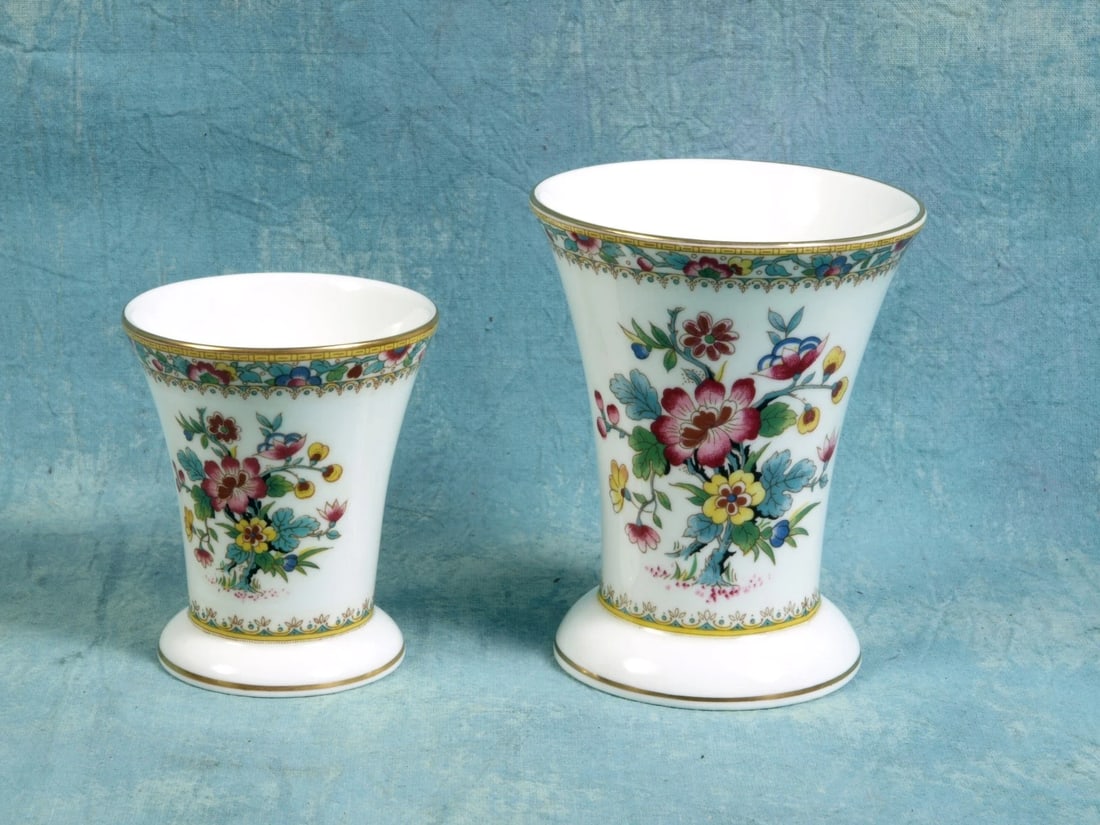 Ming Rose COALPORT Bone China RARE Spill/Trumpet Vases Posies Pots Trinkets: This is a gorgeous set of two Spill/Trumpet Vases/Posey Pots. They are made by Coalport in rare and spectacular "Ming Rose" pattern in white, flowers and gold. The pattern is discontinued. The pattern