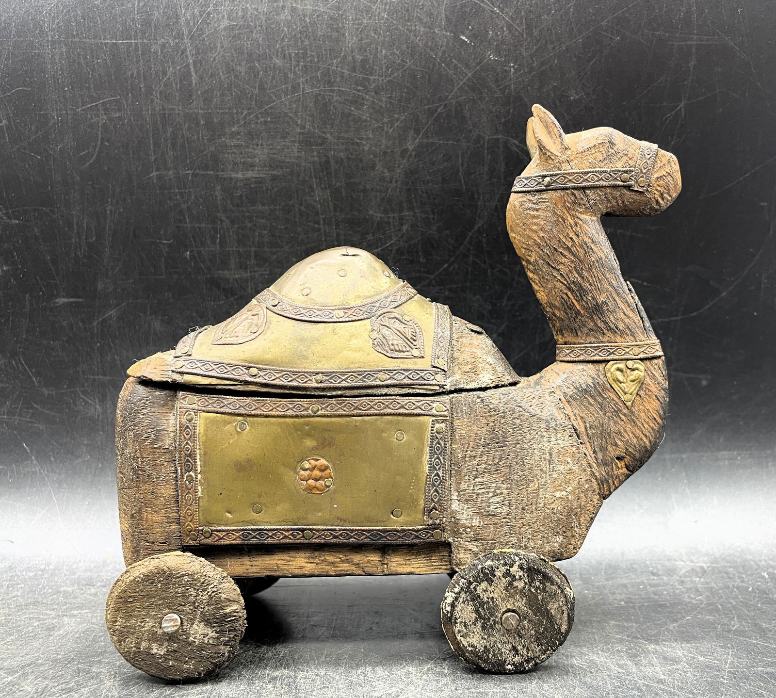 Folk Art CARVED WOOD PULL TOY CAMEL COMPARTMENT ON WHEELS (1 of 8)