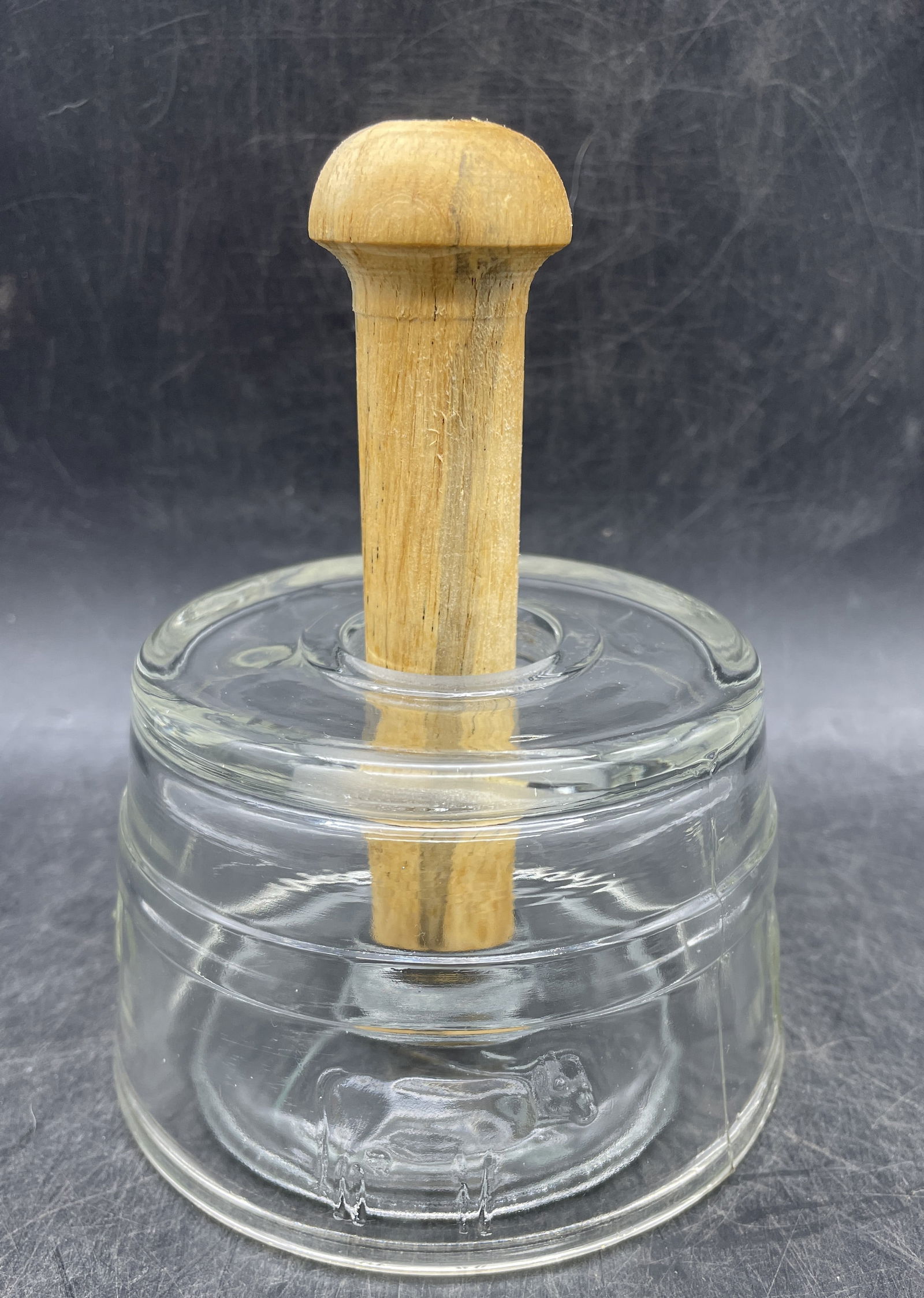 ANTIQUE GLASS BUTTER PRESS MOLD EMBOSSED COWS WOODEN PLUNGER HANDLE (1 of 8)