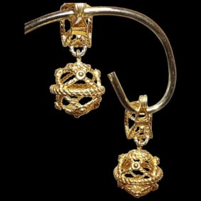 Rare Monet Gold Clip on Earrings