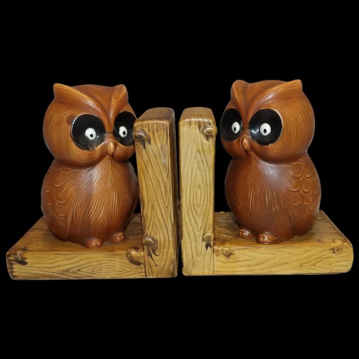 Lefton Owl #H4837 Porcelain Bookends: This pair of Lefton Owl #H4837 Porcelain Bookends is in excellent condition. They measure 6” x 5 ¼” x 3 1/8”. Have the original felt on the bottom. NO chips, cracks etc. Lefton 