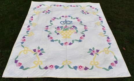 1940's Signed Ina Kimble PEACE BASKET IN WREATH Quilt 96" x 80"