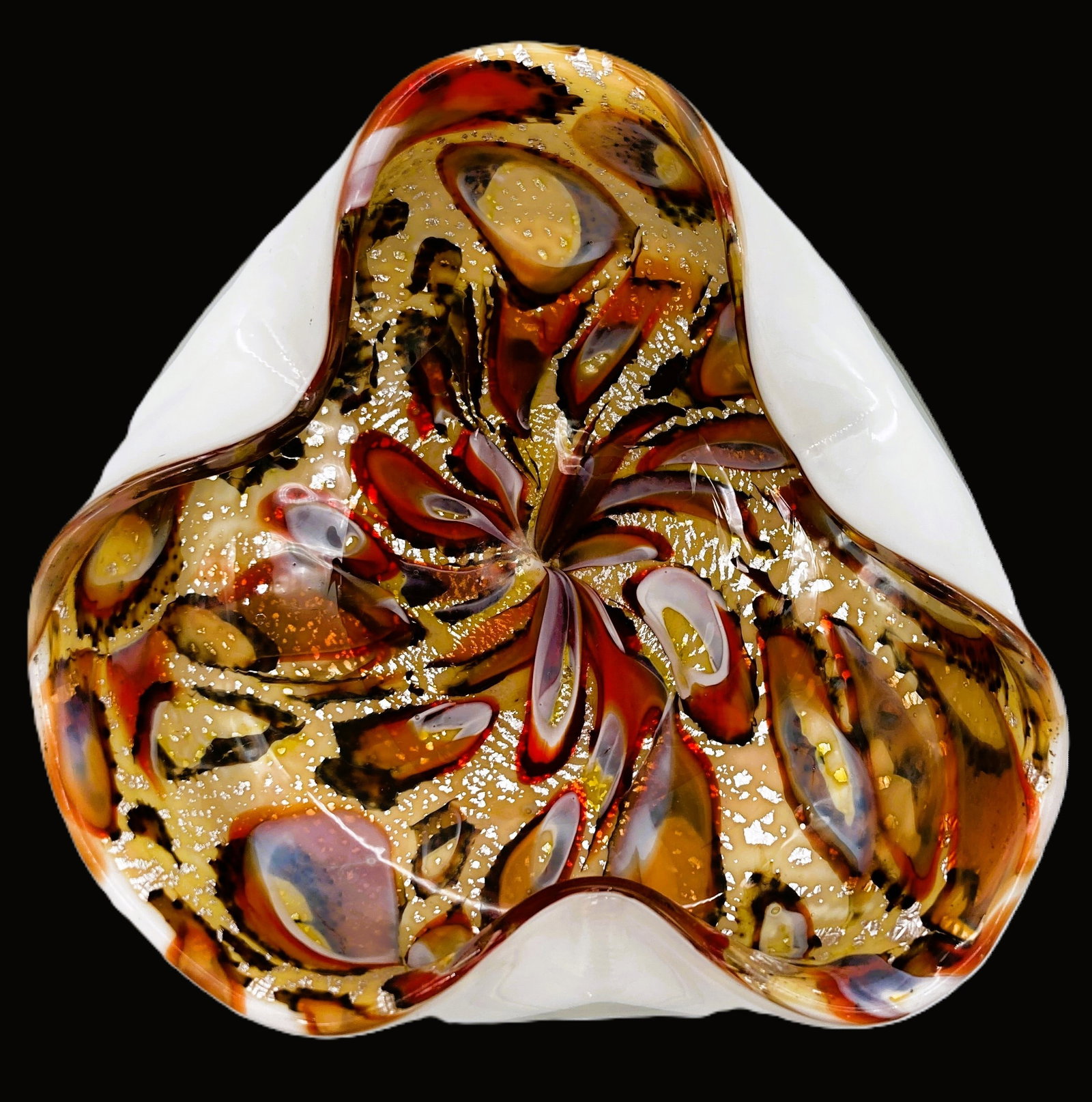 Vintage Murano Aventurine Hand Blown Glass ashtray: Title: Vintage Murano Aventurine Hand Blown Glass ashtray Date/Period: unknown Dimension: approx 5" wide x 2" tall Material: glass Additional Information: I believe this to be a vintage Murano Aventur