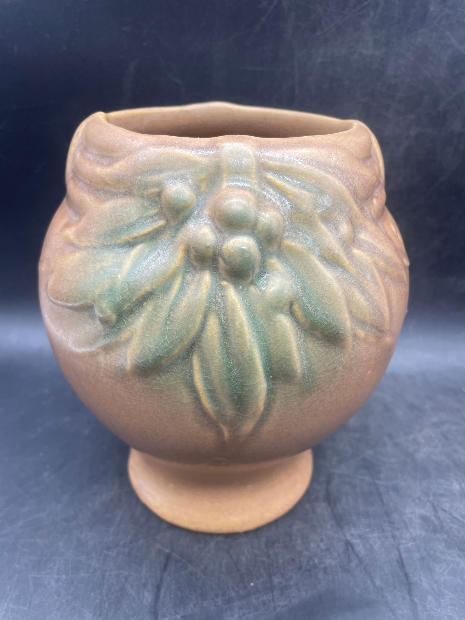 Vintage 1930’s Nelson Mccoy Pottery Vase Flower Pot Planter Bowl Leaf & Berry (1 of 8)
