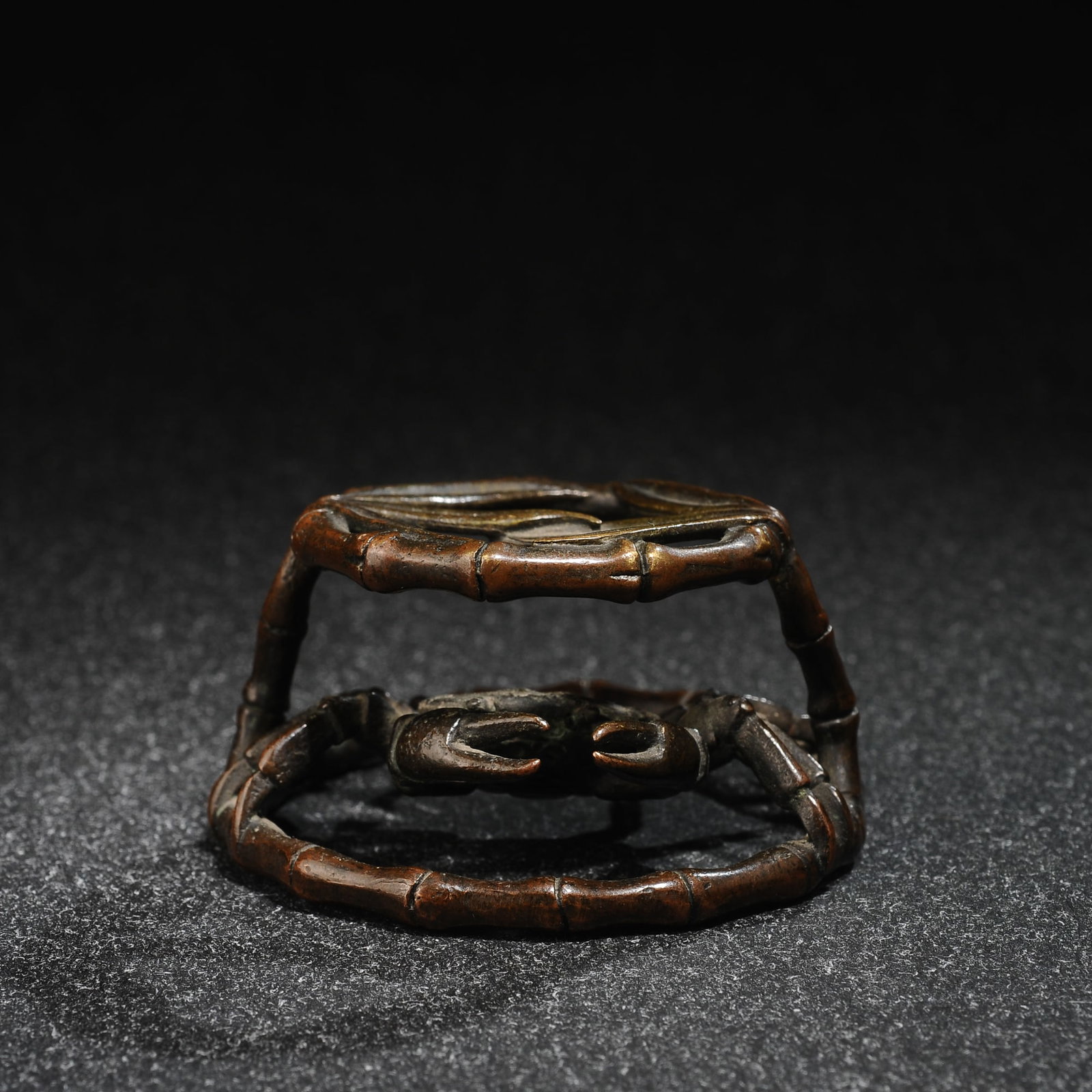 Japanese Bronze Animal Sculpture - Showa Period, Japan: Title:Japanese Bronze Animal Sculpture - Showa Period, Japan Origin:Asian private collection Date/Period:20th Materials:bronze Description:Size: about 57x57x33mm, Japanese bronze tea cup holder, carve