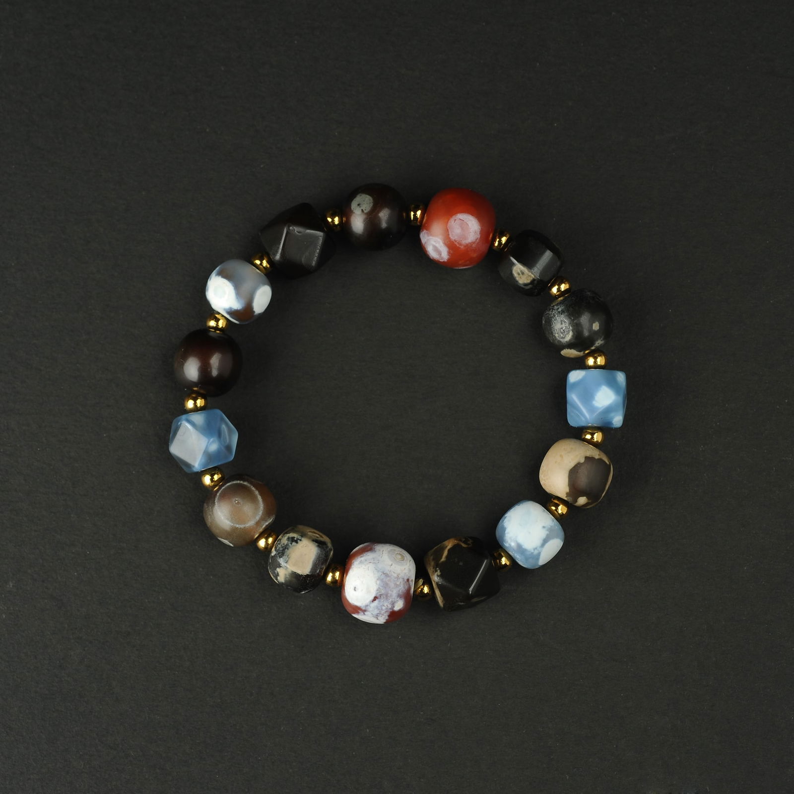 Tibetan Antique Agate Bead Bracelet: Title:Tibetan Antique Agate Bead Bracelet Origin:Asian private collection Date/Period:19th Materials: Description:Tibetan Antique Agate Bead Bracelet Reserve: $200.00 Shipping: Domestic: Flat-rate of