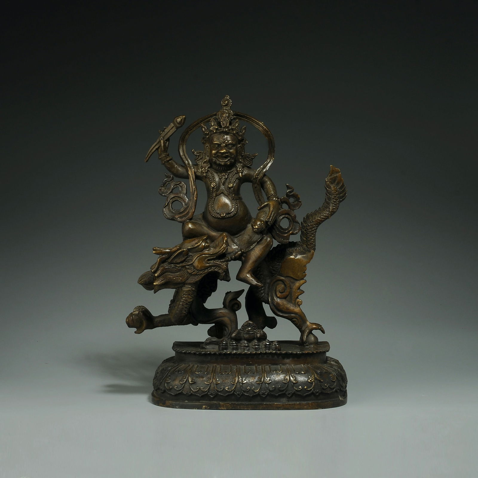 Tibetan Antique Bronze buddha statue-treasure king: Title:Tibetan Antique Bronze buddha statue-treasure king Origin:Asian private collection Date/Period:20th Materials: Description:Size: about 30x22x10cm, Early 20th Century Bronze buddha statue, Tibeta