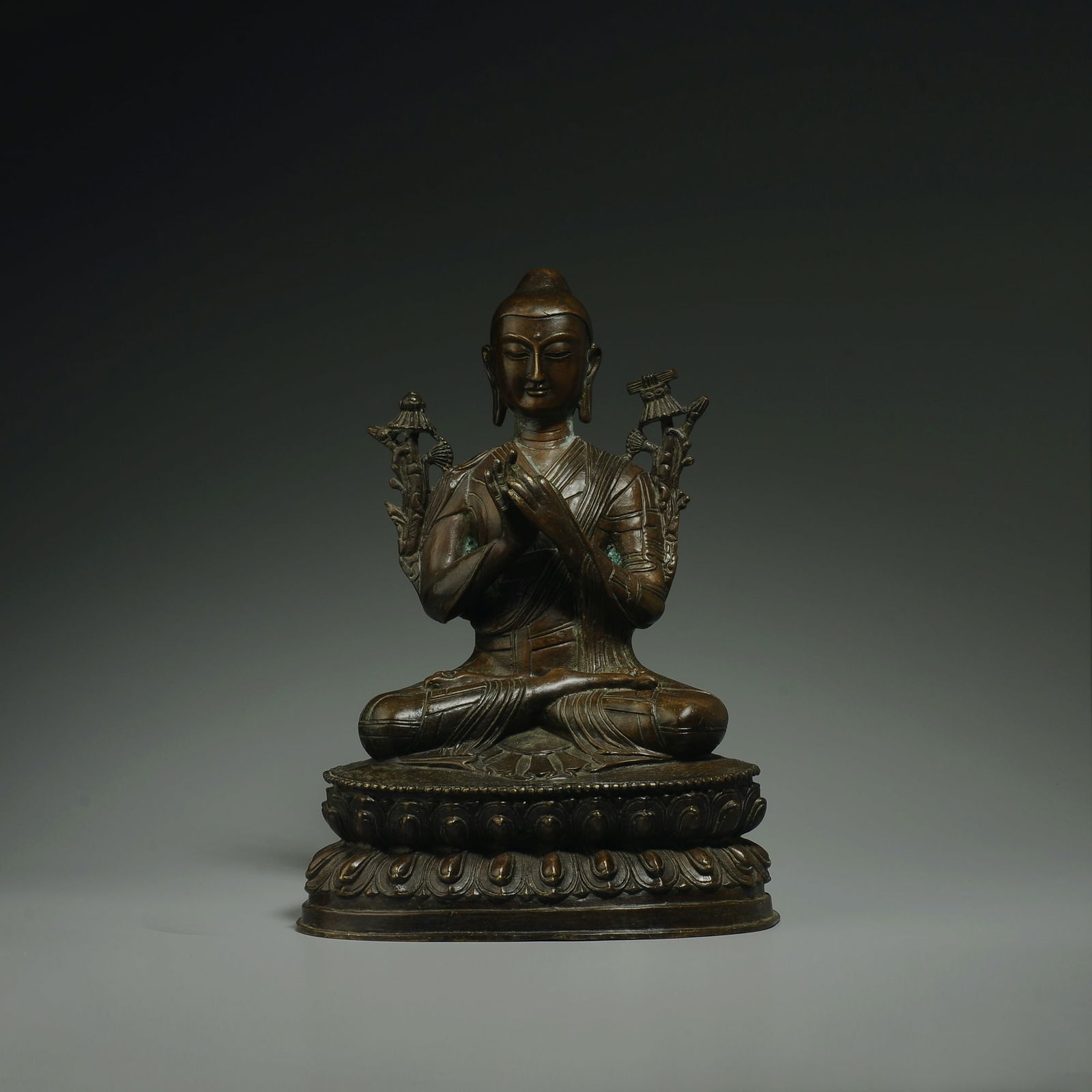 Tibetan Antique Bronze buddha statue-White Tara Buddha: Title:Tibetan Antique Bronze buddha statue-White Tara Buddha Origin:Asian private collection Date/Period:20th Materials: Description:Size: about 32x23x17cm, Early 20th Century Bronze buddha statue, Ti