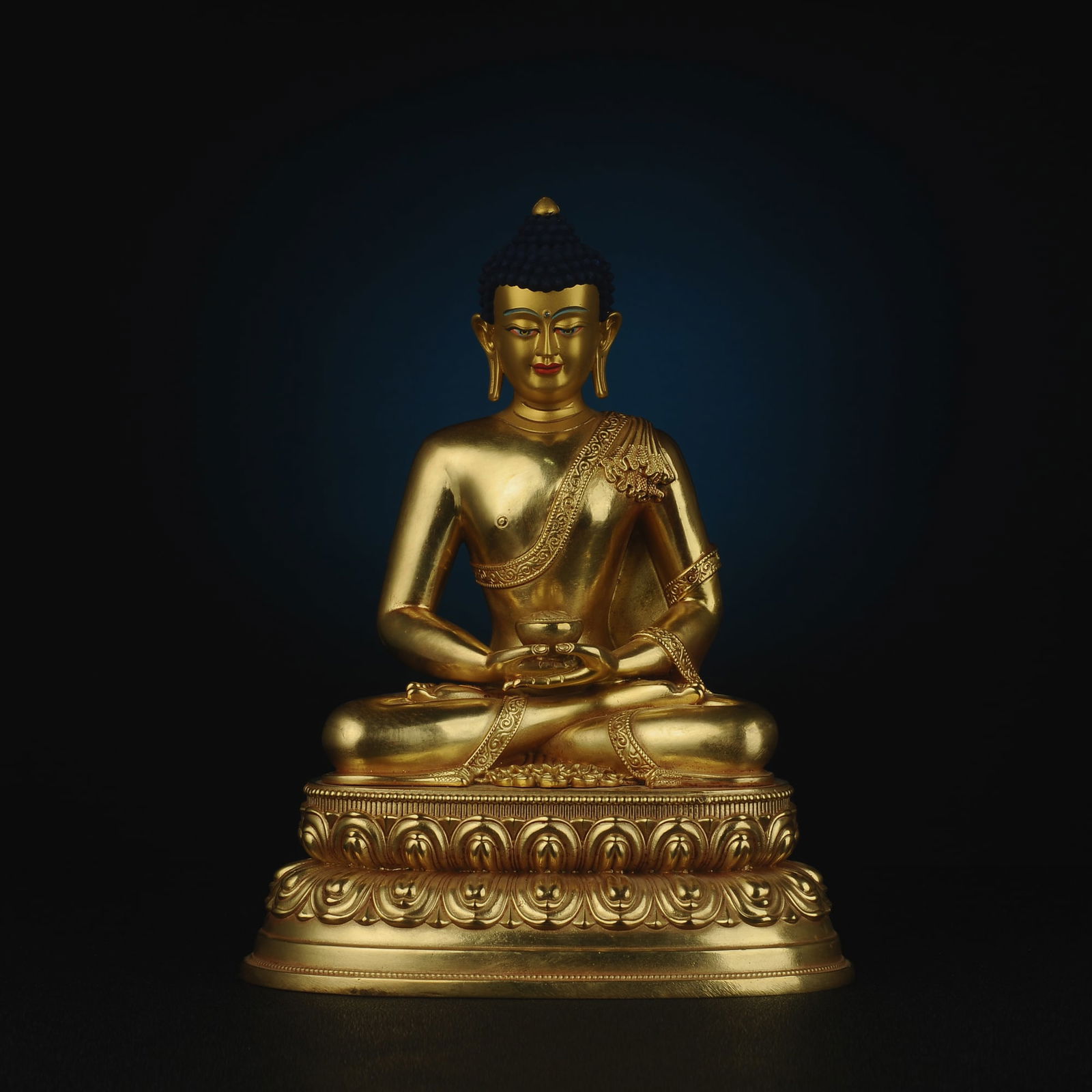 Tibetan Antique Bronze buddha statue-Sakyamuni: Title:Tibetan Antique Bronze buddha statue-Sakyamuni Origin:Asian private collection Date/Period:20th Materials: Description:Size: about 25x15x20cm, Early 20th Century Bronze buddha statue, Tibetan An