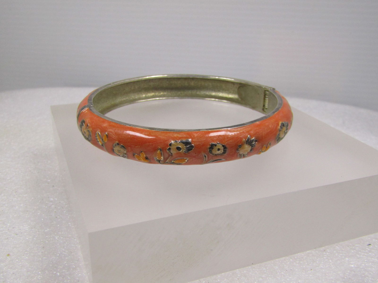 Vintage Pearly Orange Enameled Floral Bracelet, Hinged Bangle, 1980's-1990's, 8.5" (1 of 7)