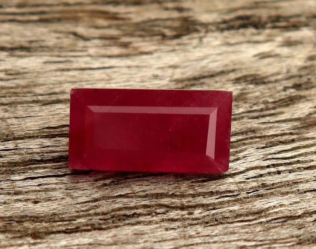 unheated GSI certified 1.84 Carat natural ruby Emerald cut (1 of 7)