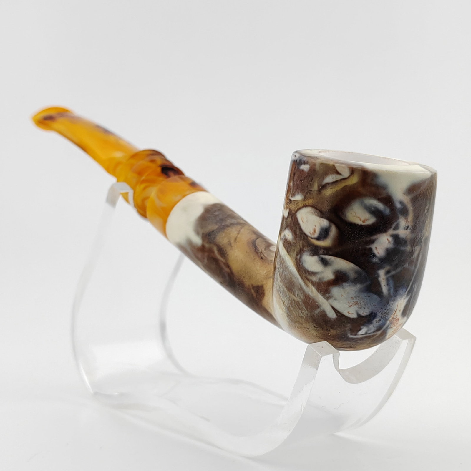 Colorful Meerschaum Pipe: Title: Colorful Meerschaum Pipe Materials: Meerschaum Dimension: 6.1 inch(15.5cm) Additional Information: Colorful,Hand carved Meerschaum Pipe. Made in Turkey,Eskisehir by Meerschaum Carve Master.Best