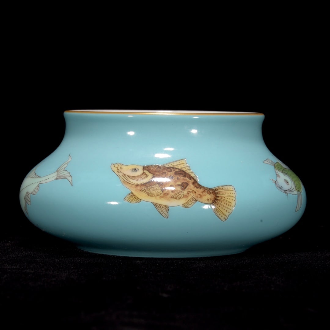 Chinese Turquoise Glaze Fish Design Porcelain Pot: Title: Chinese Turquoise Glaze Fish Design Porcelain Pot Origin: Chinese Date/Period: After1900 Materials: Porcelain Dimensions: 110x55(mm) 4.33x2.17(inches) Reserve: $550.00 Shipping: Domestic: Shipp