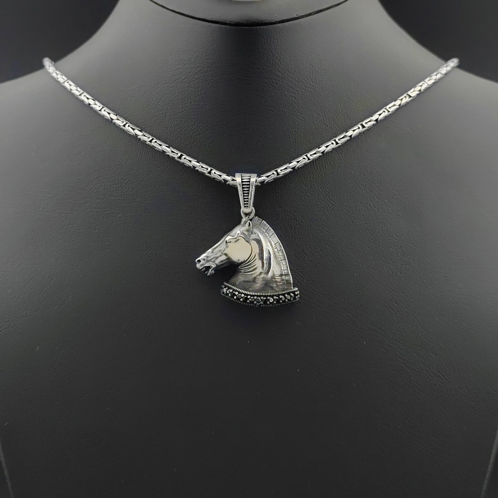 925 Silver Horse Pendant with Chain (1 of 9)