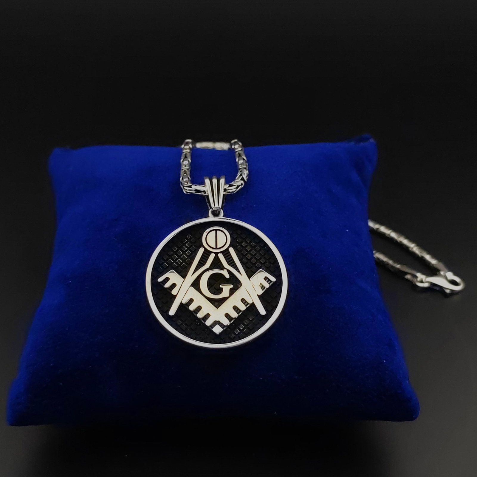 925 Silver Masonic Pendant with Chain (1 of 9)