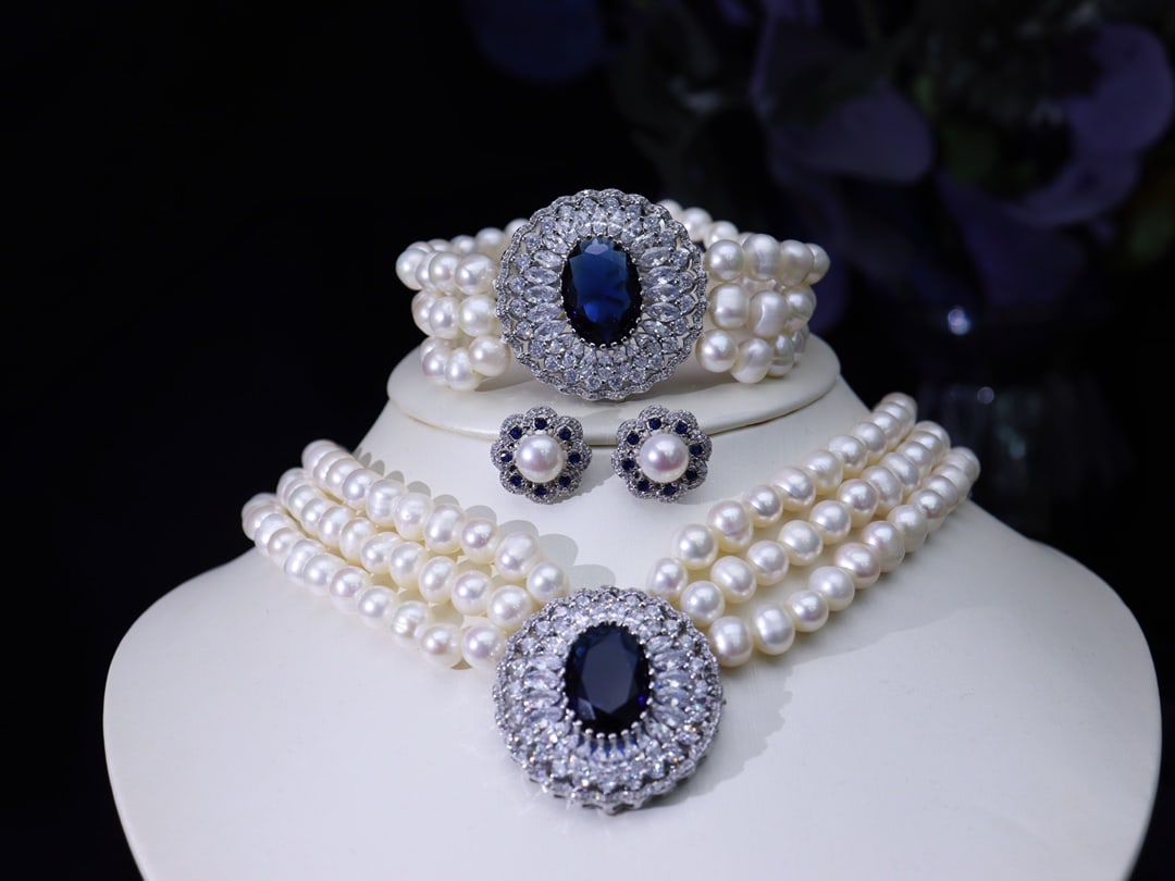 Natural white pearl set (1 of 4)