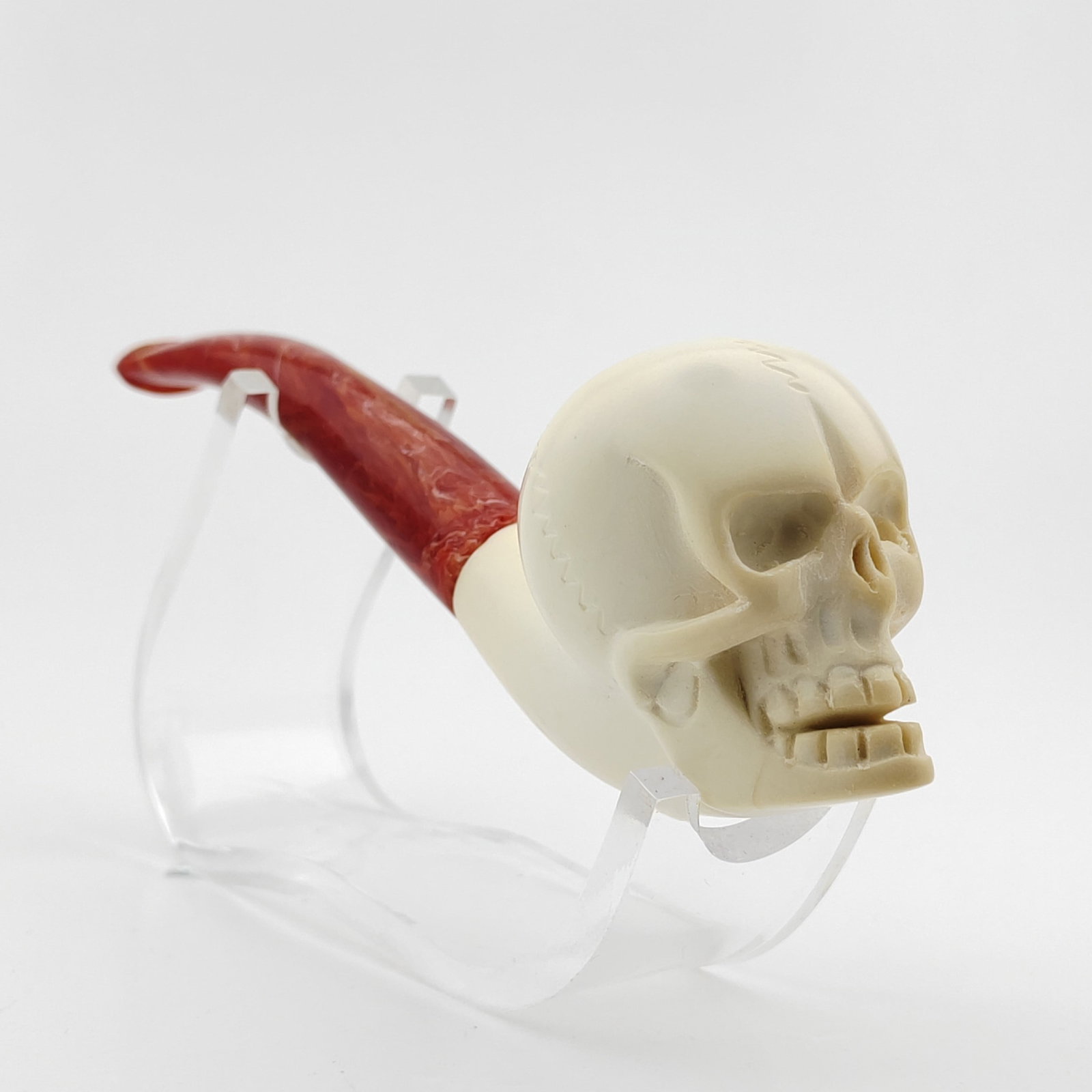 Skull Meerschaum Pipe: Title: Skull Meerschaum Pipe Materials: Meerschaum Dimension: 5.7 inch (14.5cm) Additional Information: Skull,Hand carved Meerschaum Pipe. Made in Turkey,Eskisehir by Meerschaum Carve Master.Best Qual