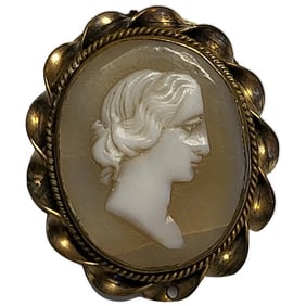 Vintage Ornate Hand-Carved Shell Filigree Cameo Pin/Brooch