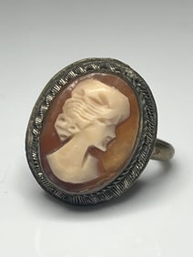 Vintage Carved Shell Cameo Ring