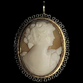 Vintage Gold 12k Handcarved Shell Cameo Pendant/Brooch Lace Detail