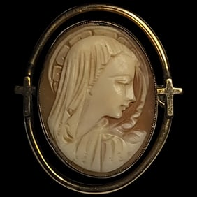 Vintage Madonna Cameo Brooch/Pin