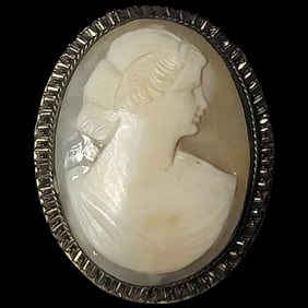 Vintage Hand-Carved Shell Cameo Pendant