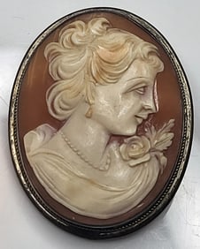 Vintage Silver Hand-Carved Shell Cameo Pendant/Brooch