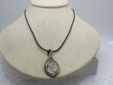 Vintage Sterling  Hammered Pendant Necklace, Signed Zina. 20"