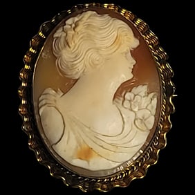 Large Gold Ornate Vintage Cameo Brooch/ Pin